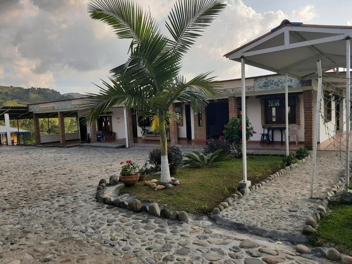 Finca Hotel La Fragata Санта-Роса-де-Кабаль Экстерьер фото